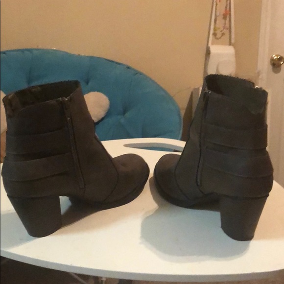 Mossimo Booties 😍 - Picture 4 of 6